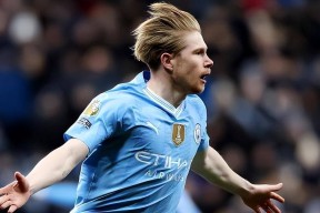 德布劳内连续十二场比赛得分超过刷新纪录，勇士不断突破！