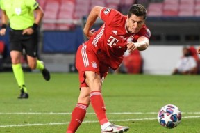 莱万多夫斯基连续二十场比赛得分超过表现优异，MAD不断突破！