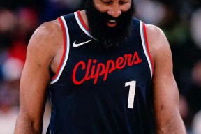 PG游戏-哈登在老鹰比赛中大胜，高光表现引发热议！的简单介绍